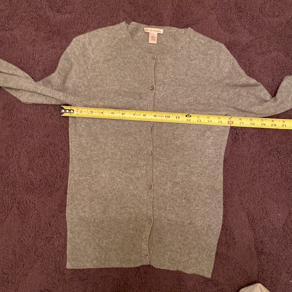 QV Cashmere Cardigan - Picture 7 of 7